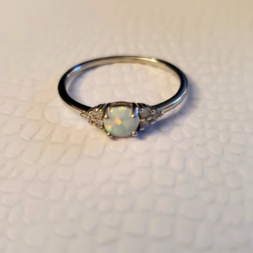 925 SOLID STERLING SILVER WHITE OPAL & CUBIC ZIRCONIA CLUSTER RING 8 9 - Picture 2 of 6